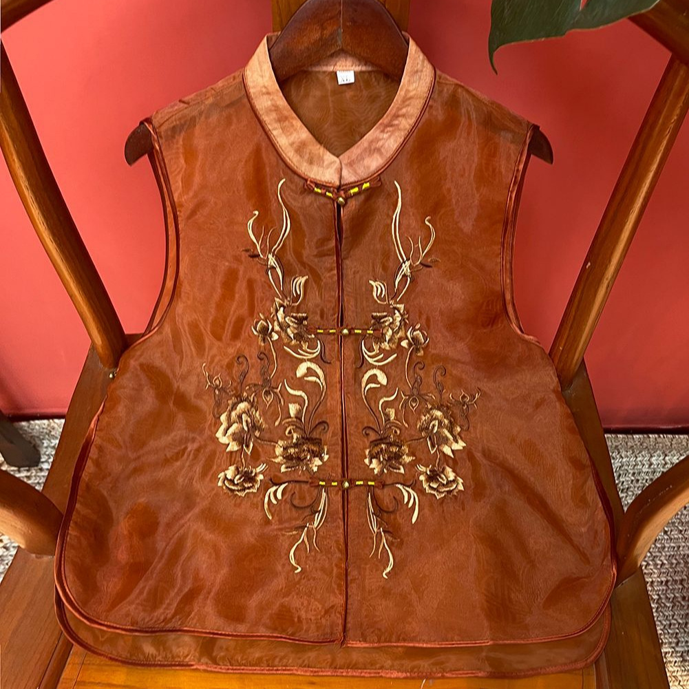 新中式欧根纱重工刺绣马甲2024夏季气质典雅坎肩国风盘扣外搭无袖