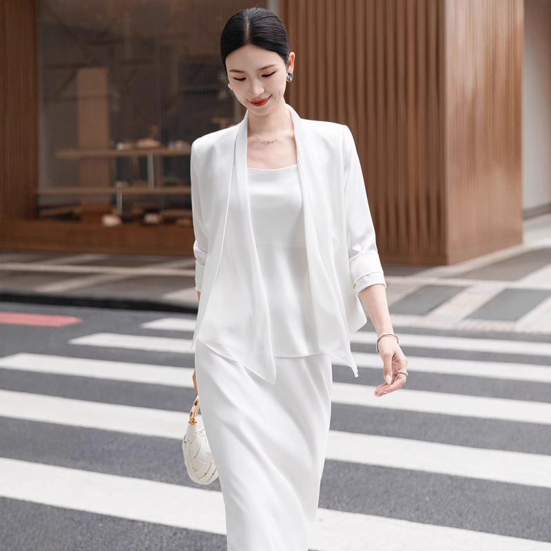 Shenzhen Factory Launches 2026 New Style Light Luxury Elegant Short Jacket for Women, Versatile Acetate Slim-Fit Blazer for the Workplace Shenzhen Factory Launches 2026 New Style Light Luxury Elegant Short Jacket for Women, Versatile Acetate Slim-Fit Blazer for the Workplace