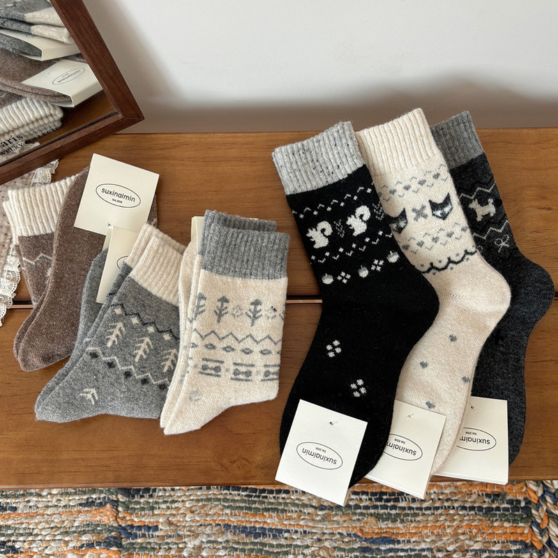 Fair Isle Brown Wool Socks for Women, Vintage Mid-Calf Socks, Japanese Style Autumn and Winter Cartoon Animal Gray Slouch Socks
