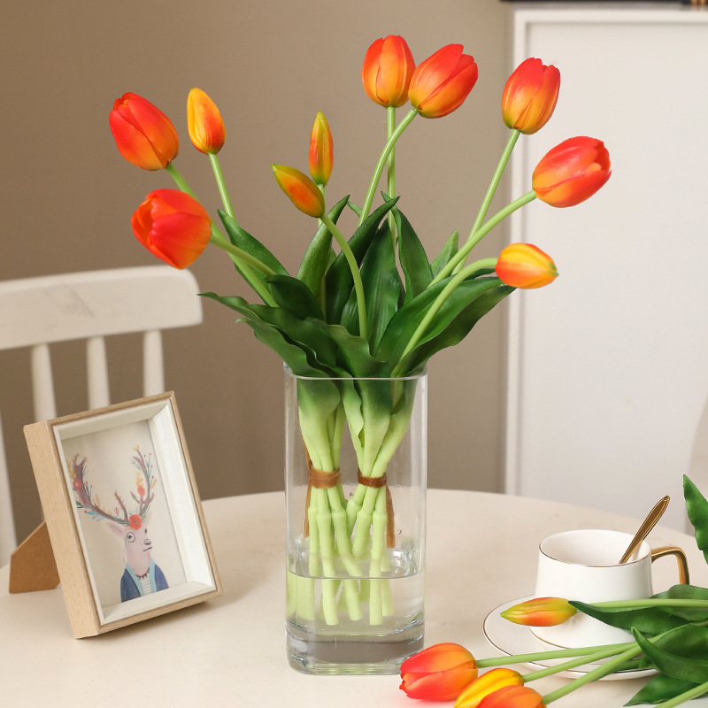 5 Stück künstliche Blumen, weiche Tulpen, künstliche Blumen, fühlt sich echt an, für Zuhause, Garten, Tisch, Hochzeitsdekoration, Simulation, 5-Kopf-Tulpenstrauß – Detail 5