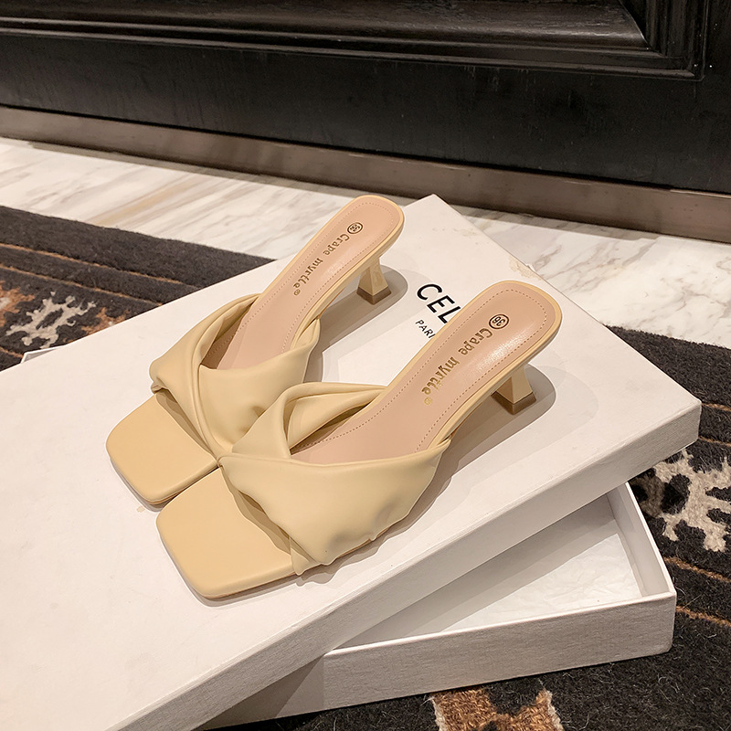 Grape Mom verano nueva moda 7cm cabeza cuadrada francesa pliegues una palabra con sandalias de tacón alto Muller ropa exterior media arrastre