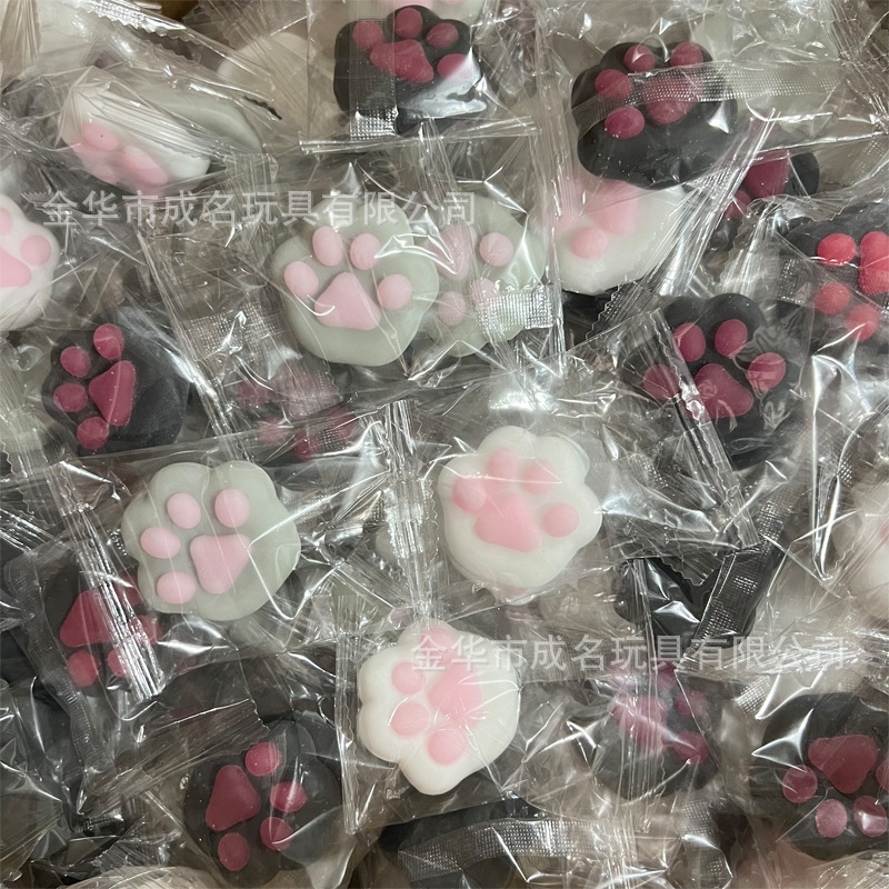 Super cute soft cat claw pinch music girl heart cute Q elastic Animal Ball decompression vent decompression small toy