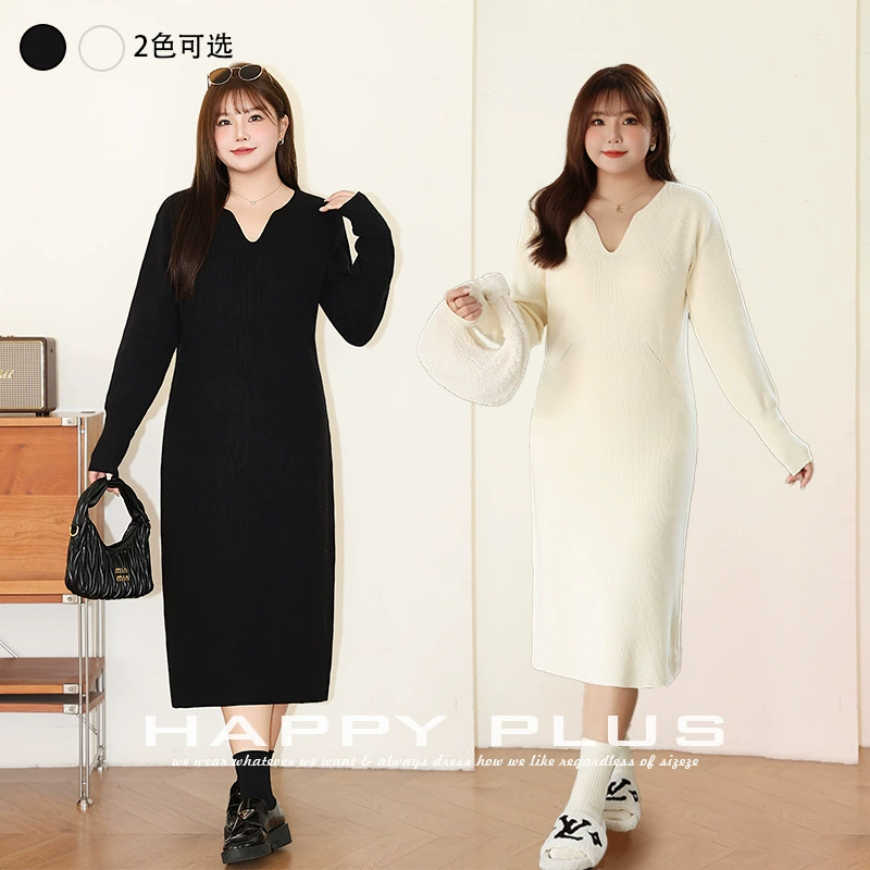 Вязаное платье с V-образным вырезом зимой