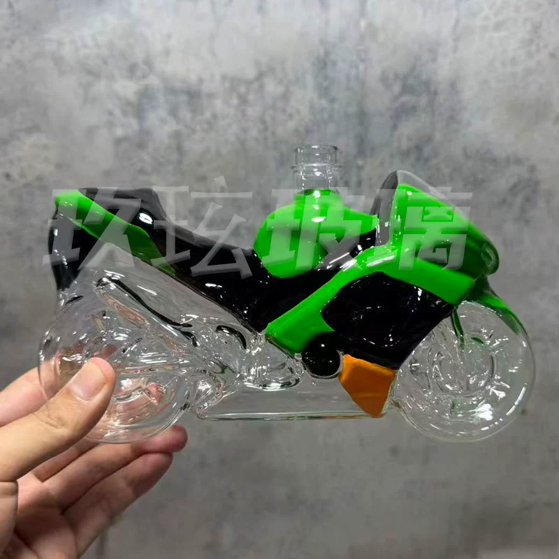 Оптовая продажа: Новая дизайнерская бутылка для вина в форме мотоцикла, из высококачественного боросиликатного стекла, пустая, неправильной формы, для декантирования.