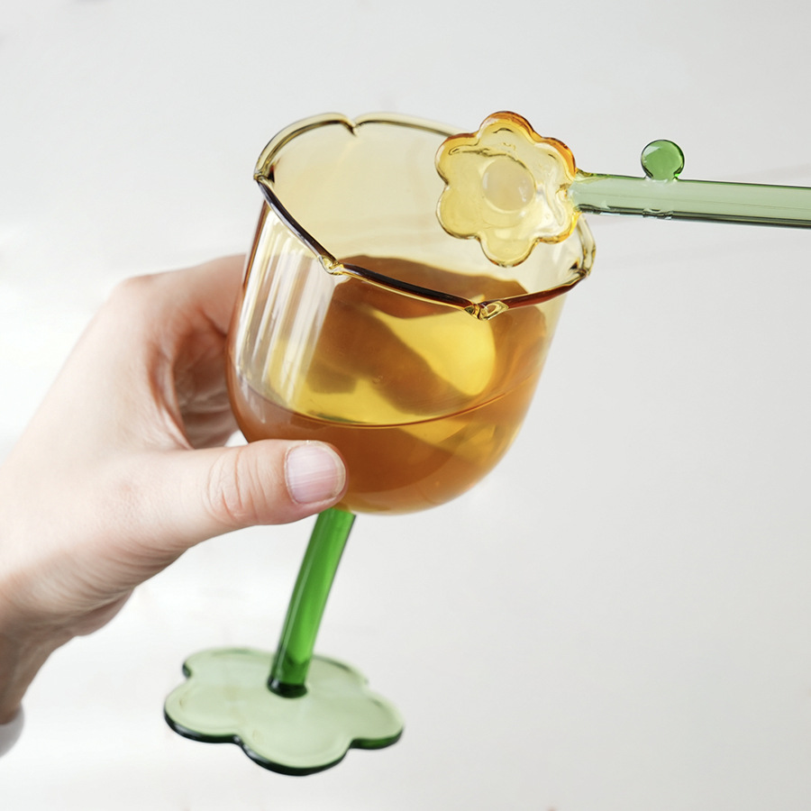 Ins encantadora taza de flores inclinada taza de vidrio creativa taza de champagne francesa retrógrada taza de vidrio personalizada
