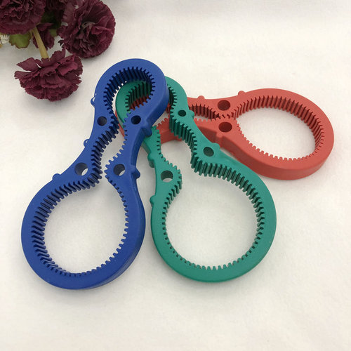 Low-priced promotional multi-functional can opener, bottle opener, cap opener, can opening tool, creative bottle opener for wholesale.