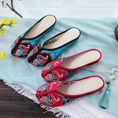 Slippers, Embroidered Cloth Shoes, Contrasting & Color-Blocked Retro Chinese-style Closed-Toe Outdoor Sandals for Women