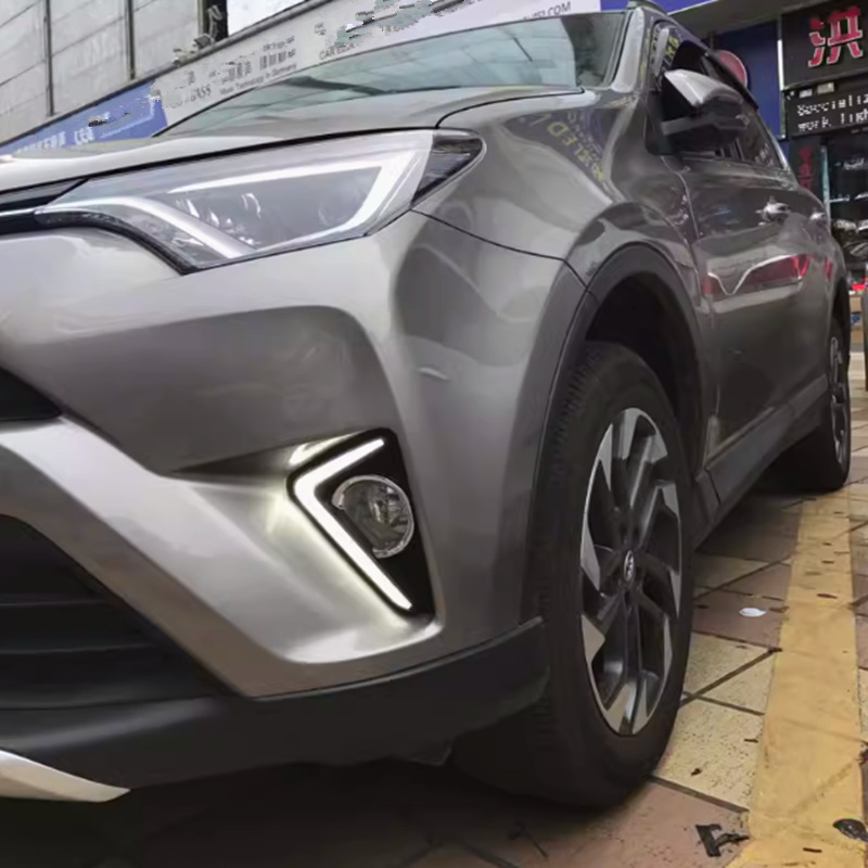 Aplicable a Toyota RAV4 Rongfang 16 - 19 modelo de renovación de la cubierta de la lámpara de niebla delantera LED luz diurna renovación de la lámpara de niebla
