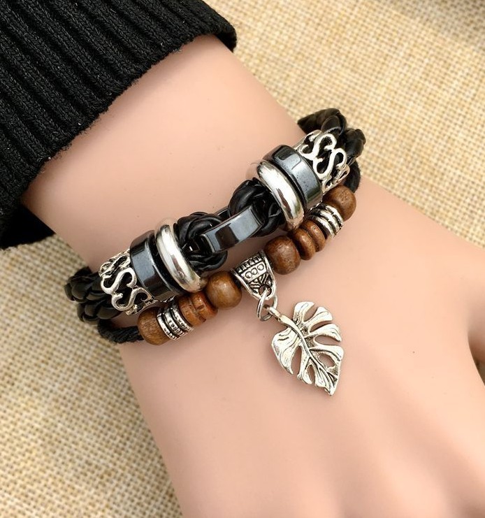 Hollow leaves black