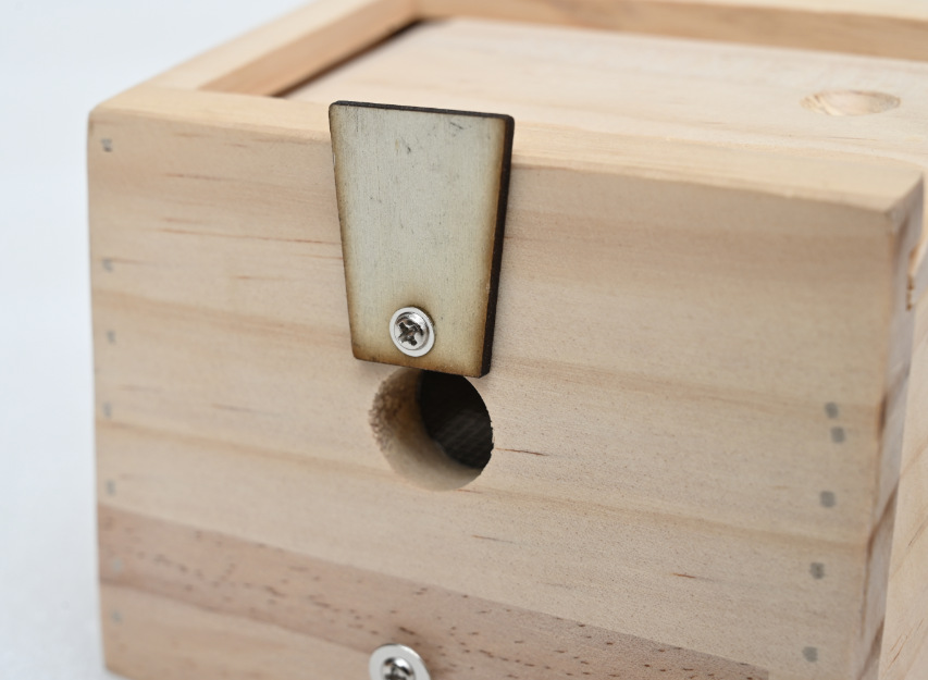 Wooden Moxibustion Box Single Stick Holder Solid Wood Home Use Portable Ai Jiu with Handle Heat Shield in use