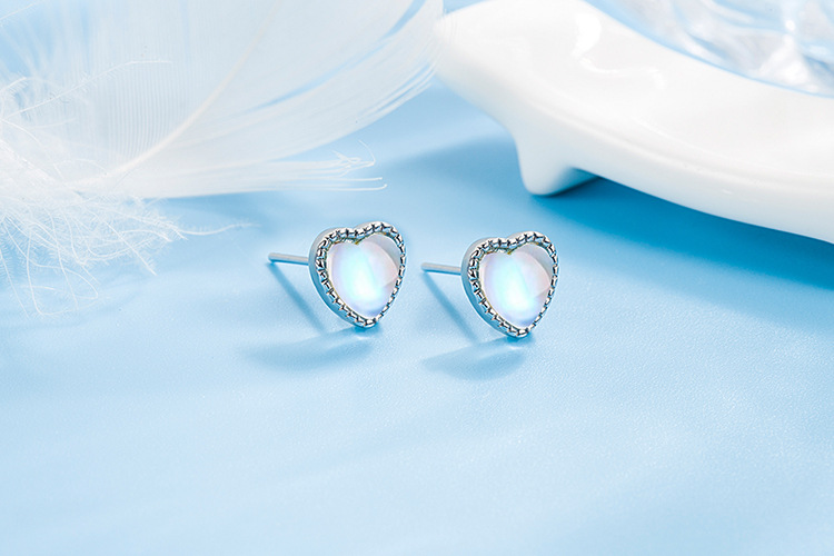 Fashion Heart Shape Copper Earrings Inlay Zircon Copper Earrings 1 Pair