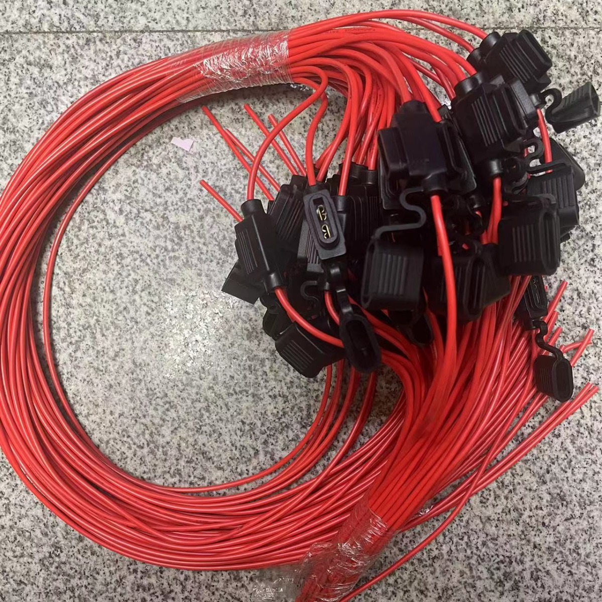 XHX001中16号圆红头红线25CM+85CM保险丝盒防水座厂家直供