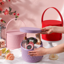 新款轻奢圆形伴手礼盒喜庆婚庆礼盒高定皮质抱抱桶实用红色礼盒