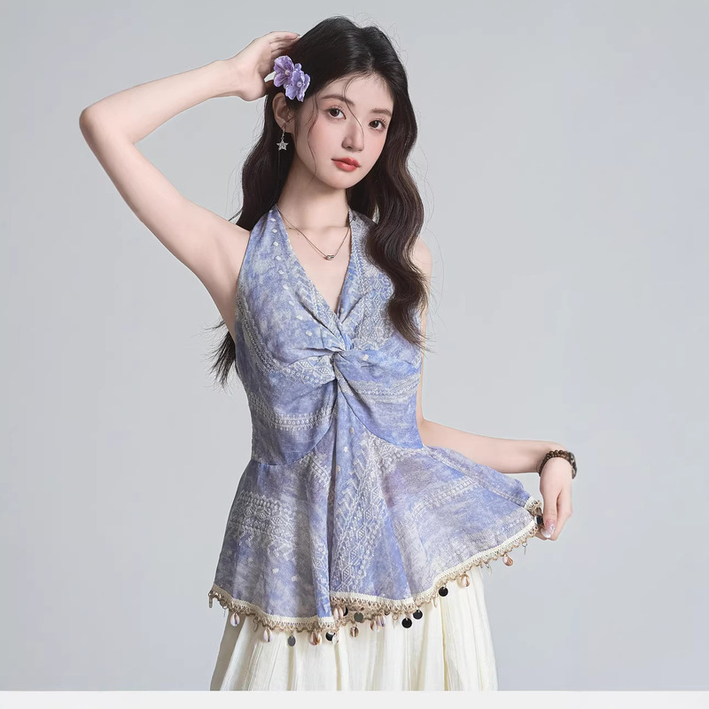 2026 Spring/Summer New French Style Sleeveless Halter Neck Camisole for Women with Twisted Back Design, Waist-Cinching Slimming Top Wholesale