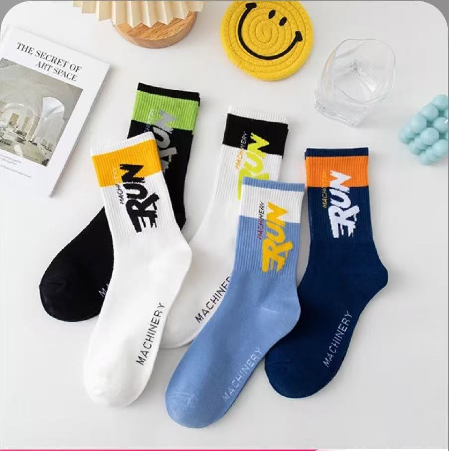 Zhuangyan hombre primavera y verano antiolor simple mediano y alto calcetines transpirables antideslizantes desechables calcetines al por mayor