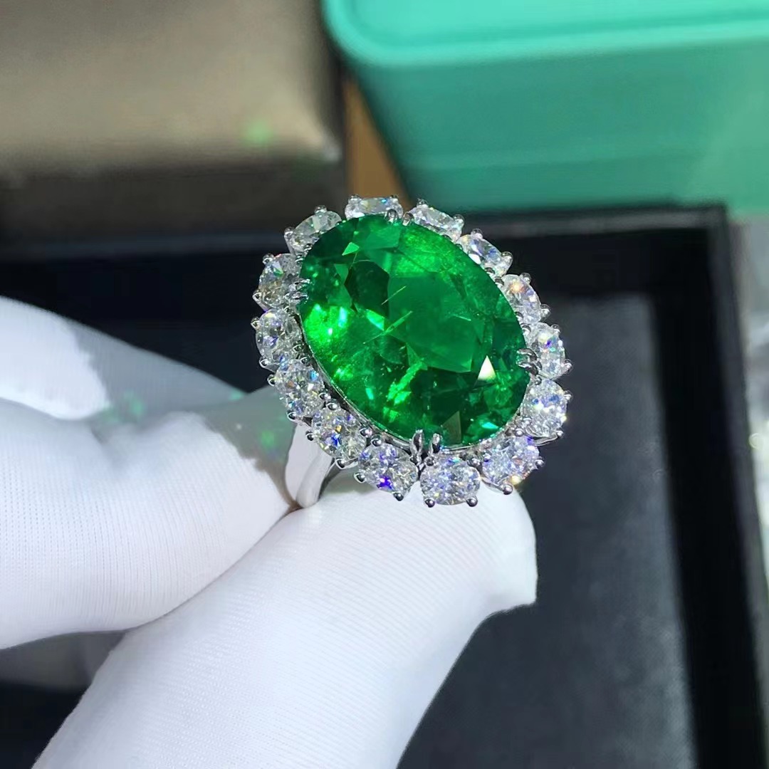 10.4 quilates cultivar anillo esmeralda lujoso ligero viento 9K con gran certificado GRC diamante de alto carbono joyería Seiko