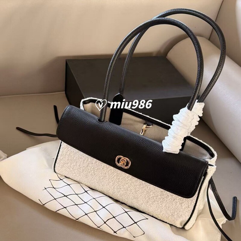 New Chanel-Style 26S Black and White Color-Blocked Panda Wool Baguette Bag Leather Handbag Underarm Bag Same Style as Fanfan New Chanel-Style 26S Black and White Color-Blocked Panda Wool Baguette Bag Leather Handbag Underarm Bag Same Style as Fanfan