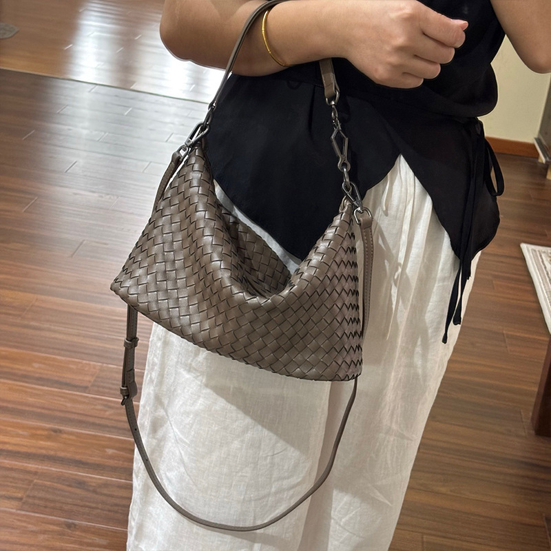 2025 新しい Xiaoxiangfeng 編みバッグ脇の下バッグ女性の本革ハンドバッグシングルショルダークロスボディバッグ女性|undefined