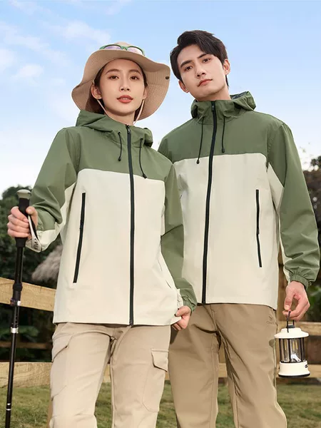 Thin Windbreaker Single-Layer Waterproof and Warm Men's and Women's Autumn and Winter Hooded Outdoor Mountaineering Clothing Classy Color Matching Printed Logo