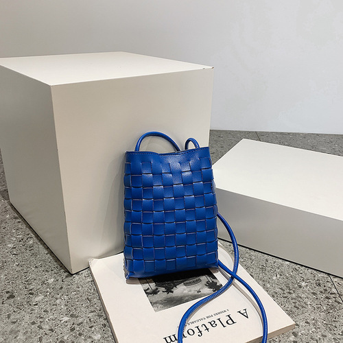 Woven mobile phone bag for women  Korean version new fashion shoulder bag simple small fresh casual crossbody bag cross-border