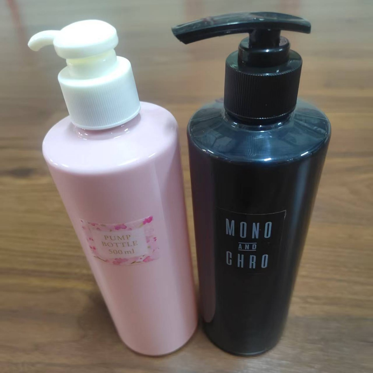 厂家生产各式各样塑料瓶子可装洗沐浴系列产品