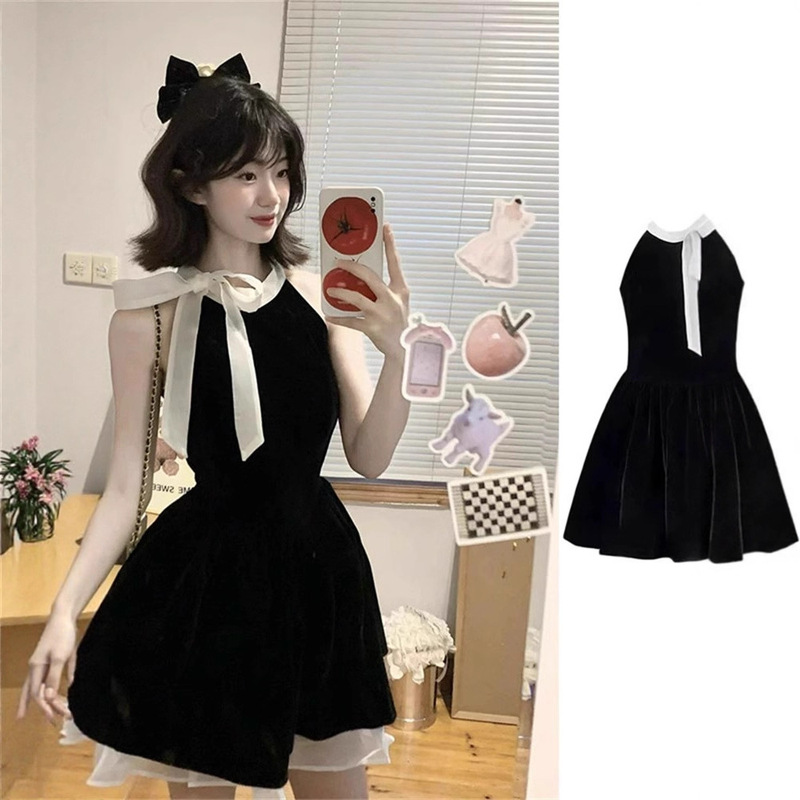 Black Sleeveless Halterneck Dress for Women in Summer, French Style, High-End, Small Bow Waist Short Skirt Black Sleeveless Halterneck Dress for Women in Summer, French Style, High-End, Small Bow Waist Short Skirt