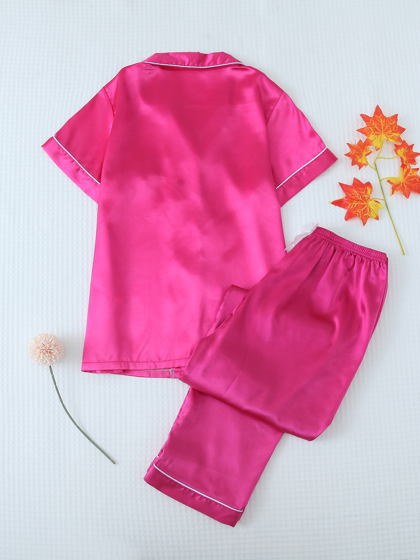 Dames satin pyjama set met korte mouwen en lange broek_voghion.com