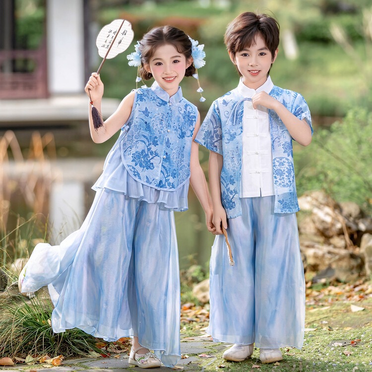 Little September Children's Clothing & Blue and White Porcelain Little September Children's Clothing & Blue and White Porcelain