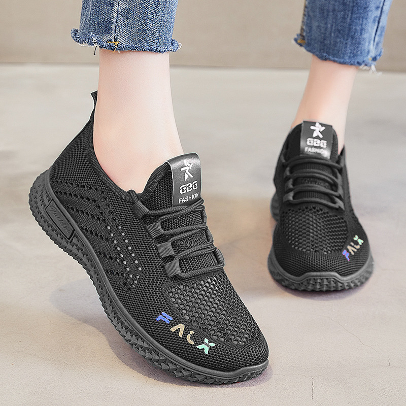 TikTok Venta caliente zapatos de mujer al por mayor zapatillas de deporte casuales transpirables zapatos de mujer 2024 primavera nuevos zapatos de una sola capa tejidos voladores