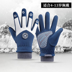 子供用保温手袋秋冬にベルベットをつけた男の子の女の子の小学生が自転車で雪を遊んで屋外の防風防水に乗る