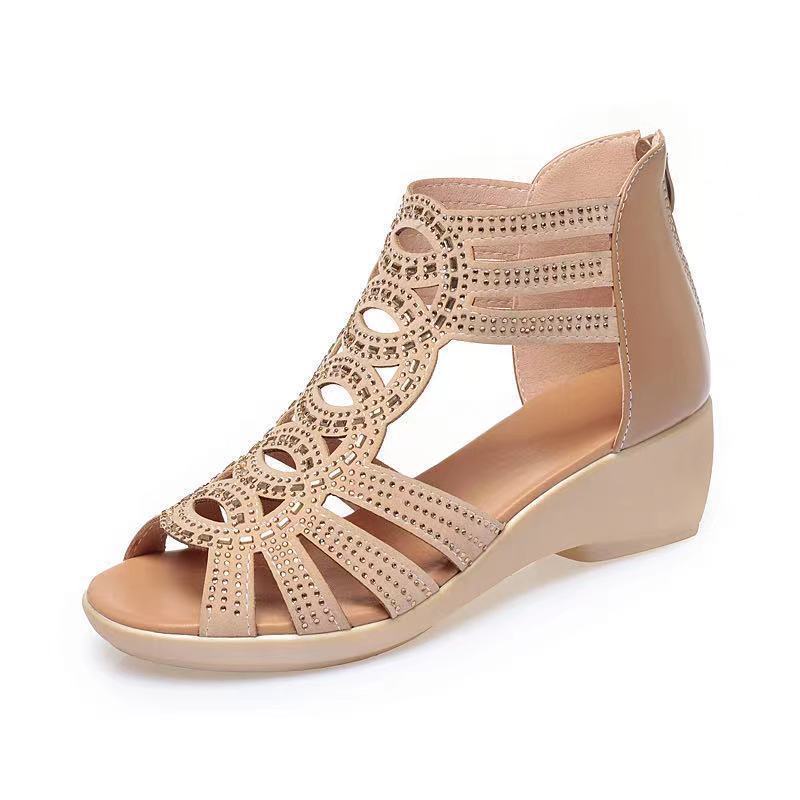 Sandalias romanas de cuero suave para mujer, nuevo estilo de verano 22 zapatos de madre de suela blanda, sandalias de mujer de uso exterior de moda, zapatos de mujer antideslizantes de cuña