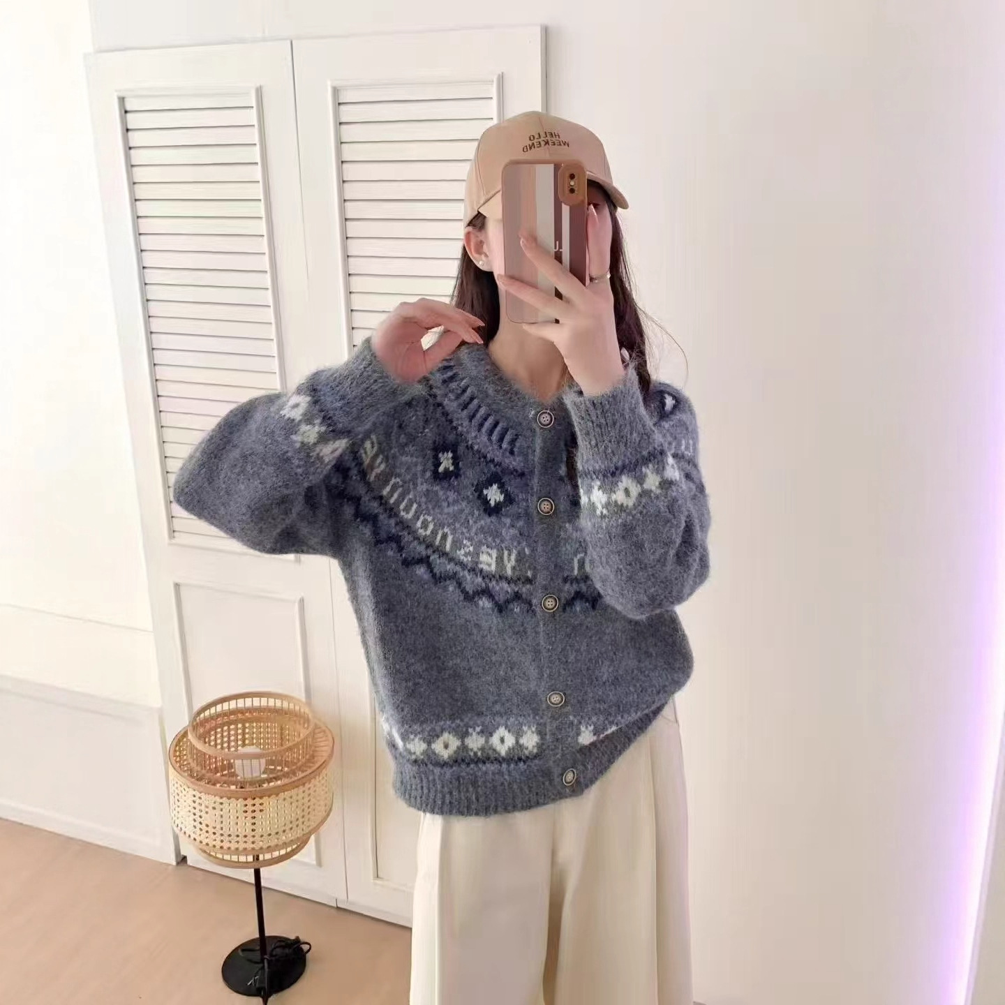 2025 otoño y invierno nuevo color retro Jacquard diseño sensación de jersey de punto suéter coreano chaqueta de aire extranjero de moda suelta