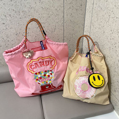 ボールチェイン日本小众刺繍エコショッピングバッグナイロンファッション防水大容量シングルショルダーバッグ