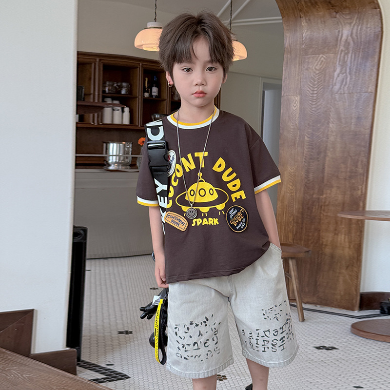 7420 Traje de camiseta de verano para niños 2025 Nuevo estilo de verano Ropa de manga corta de celebridades de Internet para niños Cool y guapo 6