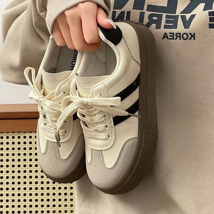 人気の白い靴、女性用の厚底トレーニングシューズ、多用途のフォレスト・ガンプシューズ、カジュアルスポーツスニーカー、春の新作、快適さを高めます。|undefined
