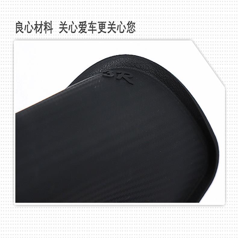 Anti-Slip Mat for Car Use, Car Dashboard Perfume Ornament, Mobile Phone Storage Mat, Silicone Material