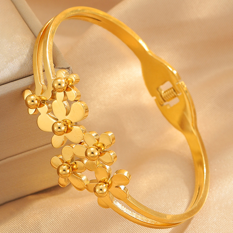 Brazalete de acero de titanio con flores lujosas abiertas de moda europea y americana no se desvanece Brazalete de acero de titanio para mujeres no se desvanece joyas