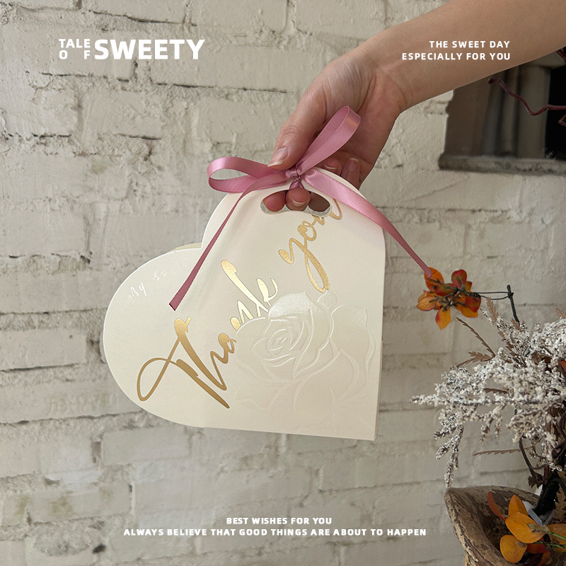 Nueva caja de dulces de boda bolsas de dulces portátiles de nicho simple caja de dulces de boda caja de regalo de alta calidad caja de papel