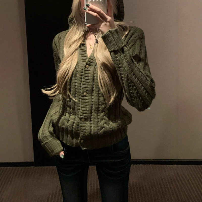 8Uioo Bris Aesthetic Hooded Knitwear Cardigan Women's Winter 2025 New Long-Sleeved Slim V-Neck Knitwear 8Uioo Bris Aesthetic Hooded Knitwear Cardigan Women's Winter 2025 New Long-Sleeved Slim V-Neck Knitwear