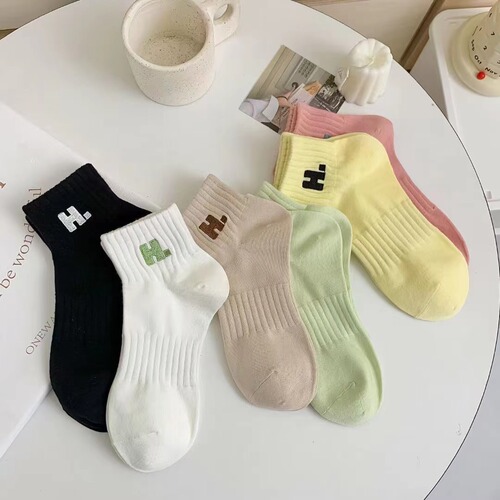 Solid color basic letter embroidered H short-tube women's solid color sports socks wholesale spring and summer boat socks for women women's socks