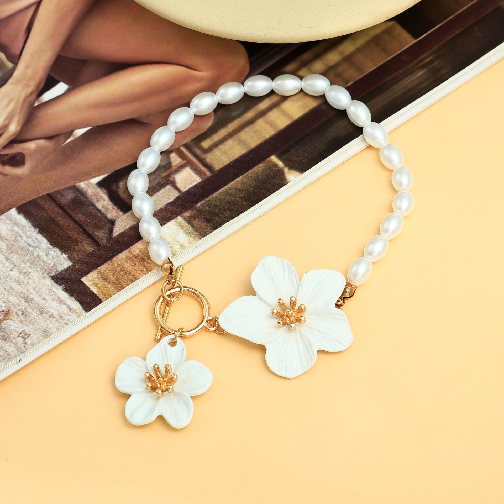 Comercio exterior transfronterizo nuevo estilo bohemio luz lujo perla elegante flor tobillera pintura en aerosol cadena de OT tridimensional tobillera