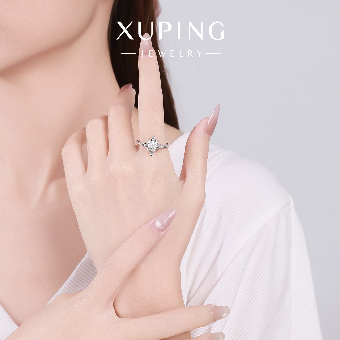 Xuping nuevo anillo giratorio micro incrustado con zirconio, diseño de nicho de moda simple de alto nivel anillo al por mayor