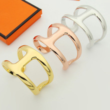 亚金首饰批发 H字母宽版镂空猪鼻子手镯 男女宽面猪鼻子手镯手环