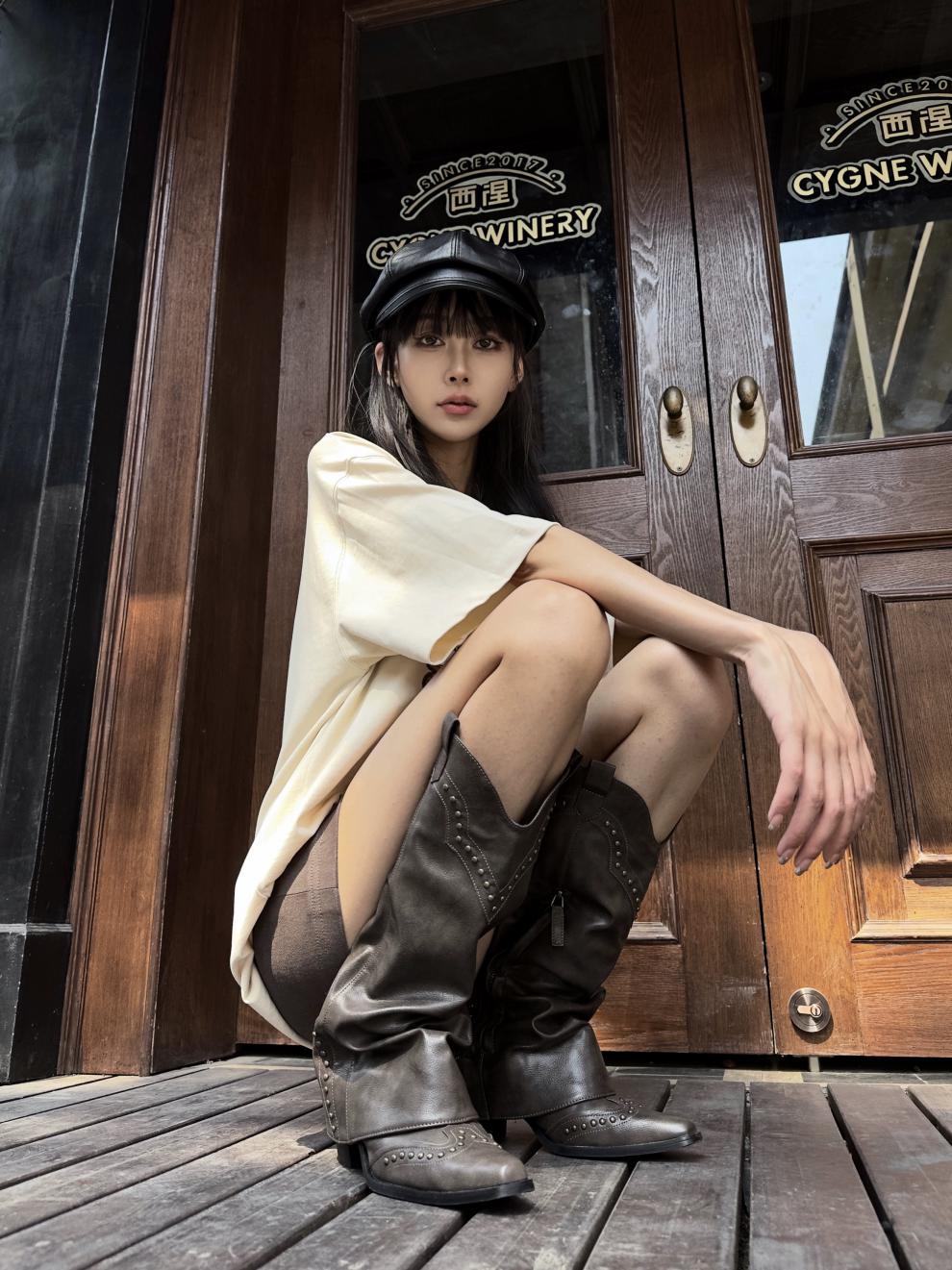 2025 Spring and Autumn Season New Pointed Rivet Trouser Sleeve Show Slim Western Cowboy Boots Thick Heel Side Zipper_voghion.com