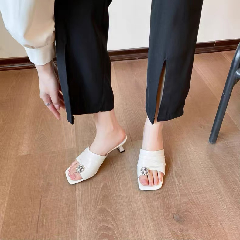 Sandal cao gót nữ mũi vuông đính đá gót thô 9 cm — màu đen, màu trắng chi tiết 4