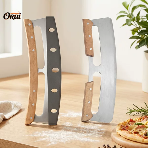 Manufacturer's Ready-Made Pizza Cutter Wooden Handle Pizza Scimitar Half-Moon Baking Tool Knife Pizza Shaker Noodle Knife