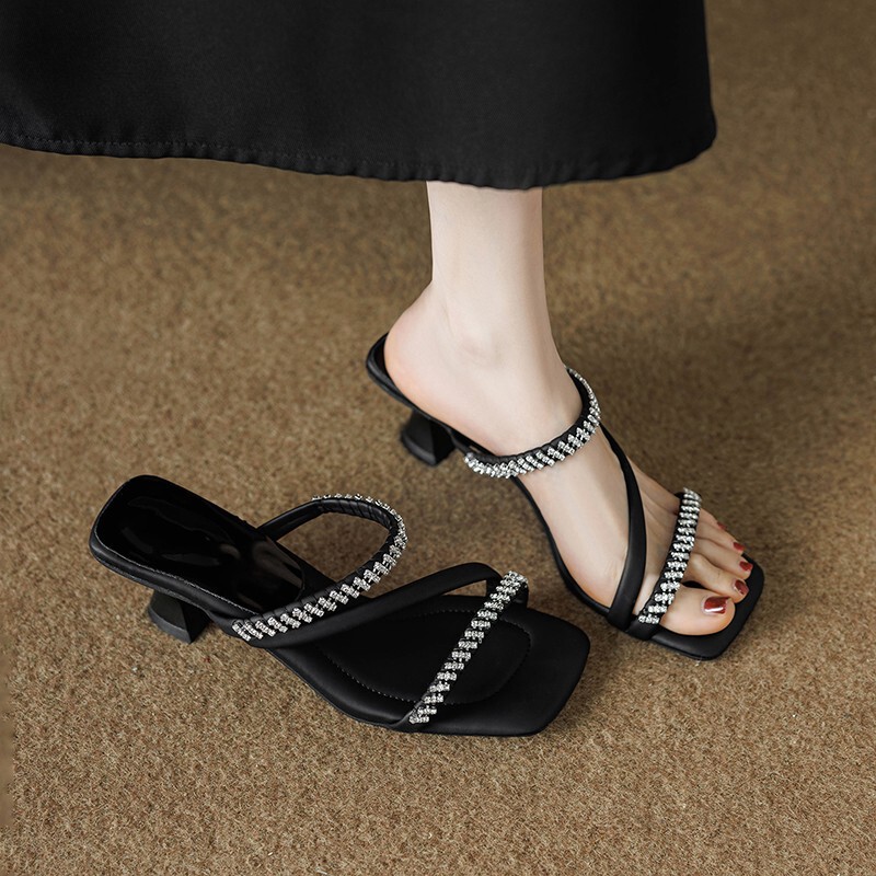 2026 Summer New Style High-End Rhinestone Stunning Small High-Heeled Sandals for Women, Versatile and Fashionable Half-Slipper for Outdoor Wear