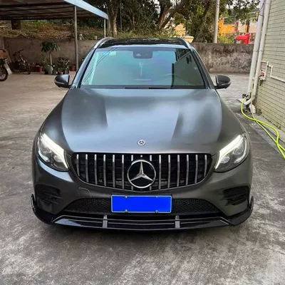 Car logo: C- class E-class GLS
