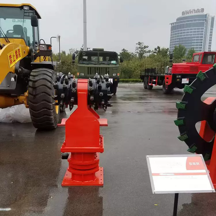 小型铣挖机岩石用铣刨头钩机设备隧道工程铣挖机机器厂家批发