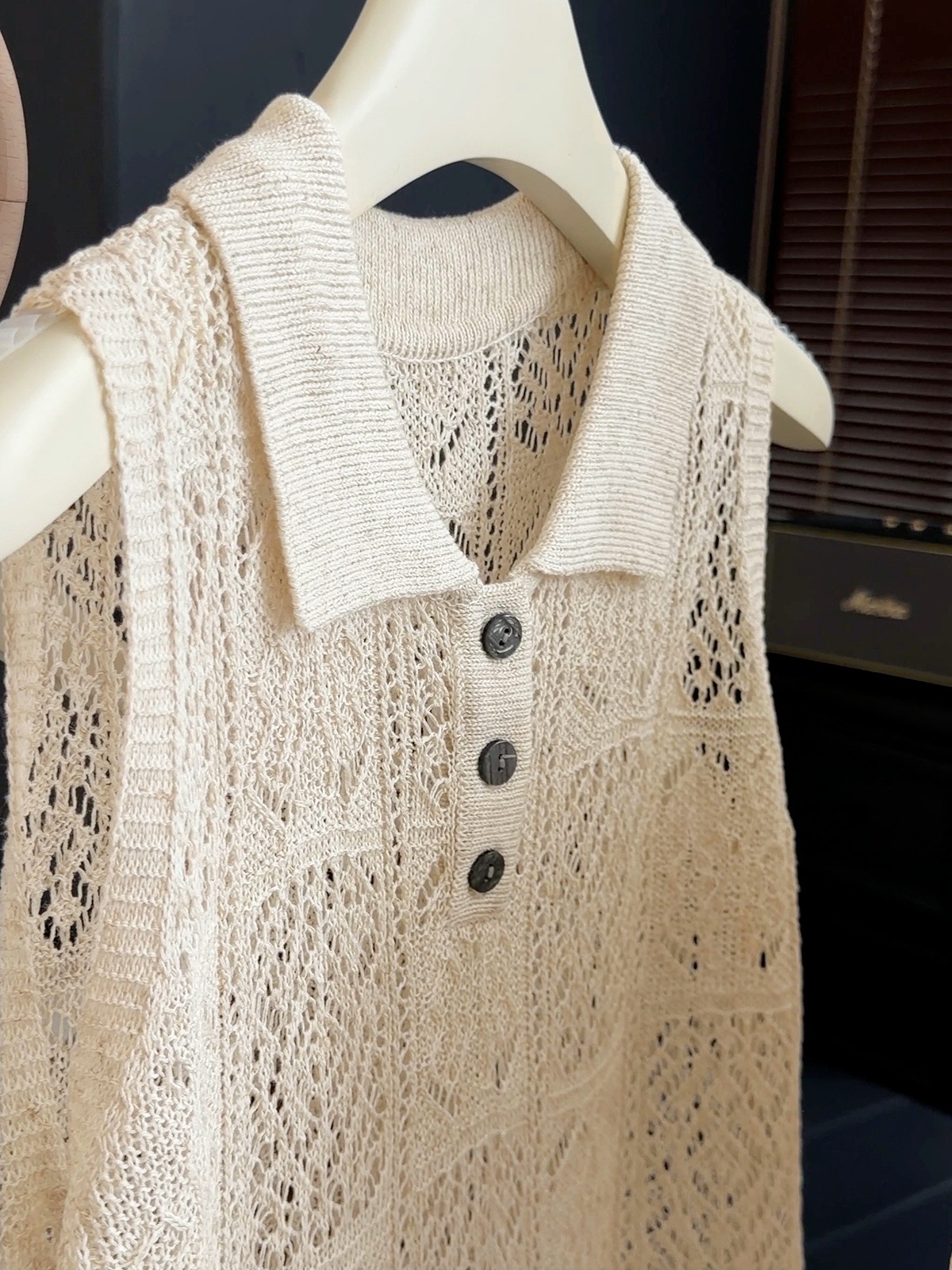 Women's Slim Fit Knitted Vest Apricot Polo Collar Hollow out Sleeveless Top High End Fashionable Versatile New Summer Style_ecoleips.com